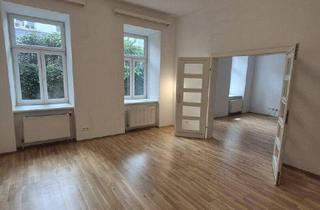 Wohnung kaufen in 1010 Wien, Gartenwohnung mit 2 Zimmer und kleiner Terrasse in gepflegtem Altbau Zinshaus