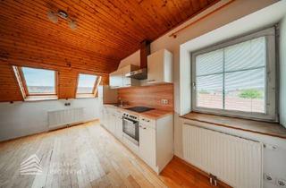 Wohnung kaufen in 3580 Horn, Charmante 3-Zimmer-Dachgeschosswohnung im Zentrum von Horn