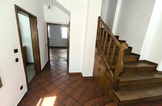Wohnung kaufen in 9100 Völkermarkt, Altbau-Wohnung im Zentrum von Völkermarkt mit ca. 123 m² Wohnfläche und Terrasse - teilsaniert.