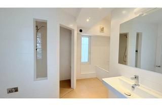 Wohnung kaufen in Clusiusgasse, 1090 Wien, Über den Wolken nahe dem Servitenviertel/Clusiusgasse DG mit Terrasse ca. 11m², Saniert!