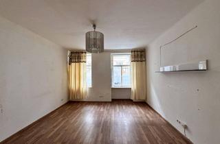 Wohnung kaufen in Hütteldorfer Straße, 1140 Wien, Renovierungsbedürftige Zwei-Zimmer-Wohnung im Erdgeschoss mit Garten, Nähe U3 Hütteldorfer Straße!