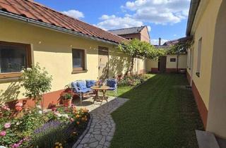 Haus kaufen in 2051 Zellerndorf, Wohnen, Arbeiten, Genießen – vielseitiges Zuhause in Vierkanthof-Struktur mit begrüntem Innenhof