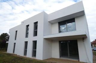 Wohnung kaufen in 2460 Bruck an der Leitha, TOP!! SÜDTERRASSE MIT ANGRENZENDEM 122 m2 EIGENGARTEN BEREITS BELAGSFERTIG