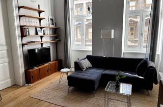Wohnung kaufen in Ullmannstrasse 10, 1150 Wien, Stilvolle 2-Zimmer Altbauwohnung mit Aufzug in Wien