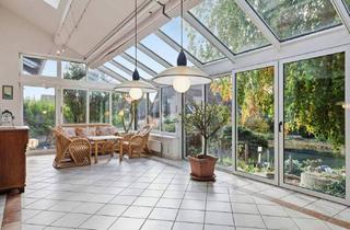 Haus kaufen in 2013 Göllersdorf, Beeindruckende Liegenschaft mit idyllischen Gartenparadies & Schwimmteich sowie Grünbestand in angenehmer Lage!