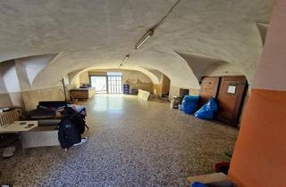 Gewerbeimmobilie kaufen in 9473 Lavamünd, Geschäfts-Stadthaus mit 2 Wohnungen, riesiger Dachterrasse, 3 Geschäftsflächen, Lager und großem Innenhof, mitten in Lavamünd!