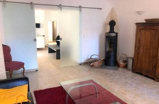 Büro zu mieten in 1080 Wien, Grenze 8./1. Bezirk mit Blick aufs Rathaus: Büro - Praxis - Atelier im sanierten Biedermeieraltbau mit Straßen-Direktzugang anmietbar