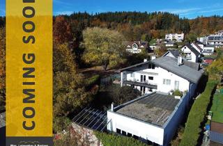 Haus kaufen in 4840 Vöcklabruck, Leistbarer Wohntraum für 2 Familien mit XXL-Wintergarten, bombastischer Dachterrasse, großzügiger Gartenoase, Schwimmteich, Garage & Doppelcarport