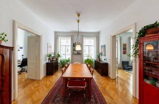 Wohnung kaufen in 1020 Wien, Großzügige Altbauwohnung im Herzen des Stuwerviertels