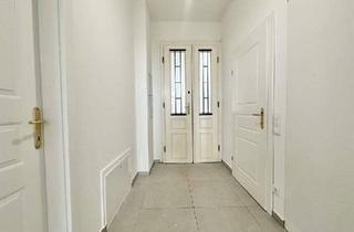 Wohnung kaufen in 1140 Wien, DROHNEN-VIDEO & 3D-RUNDGANG JETZT ANSEHEN! Exklusives Wohnen mit Geschichte und Modernität – Ihr Traumobjekt zwischen Schloss Schönbrunn & Lainzer Tiergarten!