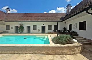 Haus kaufen in 8271 Bad Waltersdorf, Charmanter Vierkanthof mit großzügiger Wohnfläche, Pool im Atrium und Nebengebäude in idyllischer Lage