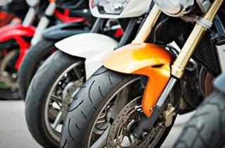 Garagen mieten in 2340 Mödling, Mödling: Tiefgaragenabstellplätze für Motorräder!