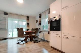 Haus kaufen in 4870 Vöcklamarkt, Charmantes Wohnhaus mit zwei Wohneinheiten, Balkon, Wintergarten und Garage in Vöcklamarkt.