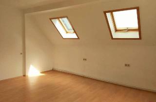 Wohnung kaufen in 8045 Graz, Ruhige Lage! Renovierungsbedürftige Dachgeschoßwohnung mit Potential!