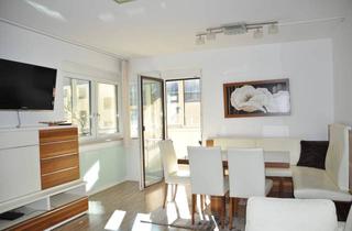 Wohnung kaufen in 5640 Bad Gastein, GENERALSANIERTE 2,5 Zi.- EIGENTUMSWOHNUNG am oberen Plateau von Bad Gastein/ Böckstein. Aufwendig und hochwertig saniert. Viel Fensterfläche und vollverglaster Wintergarten mit Süd-Ost Ausrichtung.