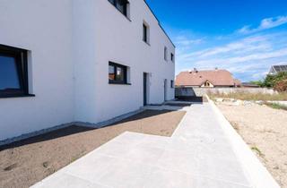 Doppelhaushälfte kaufen in 4055 Pucking, PROVISIONSFREI - Moderne Doppelhaushälfte in Pucking: 6 Zimmer, Keller, Garten & 2 Garagen + 3 Außenstellplätze