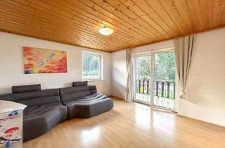 Haus kaufen in 5111 Bürmoos, Waldrandlage: Wohnhaus mit zwei Wohnungen und Ausbaupotenzial auf großem Grundstück