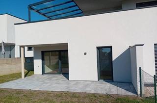 Wohnung kaufen in 4973 Sankt Ulrich, Erstbezug - Perfekt Aufgeteilte 3-Zimmer-Gartenwohnung mit Carport