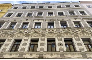 Wohnung kaufen in Novaragasse, 1020 Wien, HISTORISCHES ZINSHAUS: wunderschön sanierte 2-Zimmer-Altbauwohnung