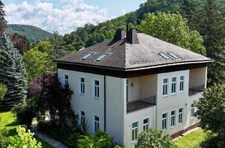 Wohnung kaufen in 3002 Purkersdorf, Mitten im Grünen & im Villenviertel: exklusive Gartenwohnung mit ca. 785 m² Außenfläche, beheiztem Wintergarten, Pool, Luftwärmepumpe u.v.m.!