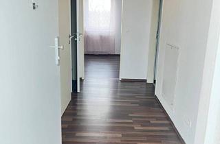 Genossenschaftswohnung in Via Roma 6/5, 2492 Zillingdorf, Genossenschaftswohnung mit Balkon und 2 Parkplätzen