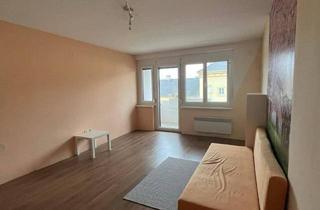 Wohnung kaufen in 2486 Pottendorf, Sanierungsbedürftige Wohnung mit Balkon und eigenem Parkplatz in Pottendorf!