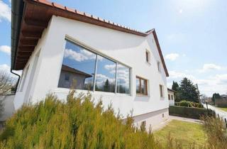 Einfamilienhaus kaufen in 2640 Gloggnitz, Ihr Traumhaus in Gloggnitz: Gepflegtes Einfamilienhaus mit Loggia und Garage!