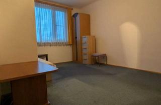 Wohnung mieten in Stadtpark Atzgersdorf; Erlaaer Straße; Bahnhof Atzgersdorf, 1230 Wien, Perfekte Singlewohnung ab 1.1.2026 (1 Zimmer + separate Küche) im 3. Stock OHNE Lift - Grünblick nähe Bahnhof Atzgersdorf!