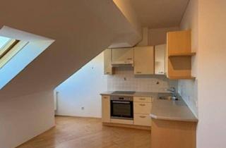 Wohnung mieten in Schillerstraße, 8010 Graz, Moderne, lichtdurchflutete 1-Zimmer-Dachgeschoss-Wohnung in Graz: Wohnen/Essen/Kochen, Schlafzimmer- Gemütlich, gepflegt und ideal gelegen im Herz-Jesu Viertel
