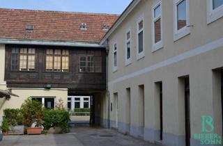 Grundstück zu kaufen in 1230 Wien, GEWERBE & WOHNEN - Großes Ausbau-/ Neubaupotential - Weitläufige Grünfläche - Parkplätze!