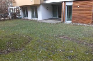 Wohnung kaufen in Auhofstraße, 1130 Wien, Auhofstraße "Parkresidenz ALT HIETZING" 3-Zimmer-Eigentumswohnung gut vermietet bis 04/2029 mit 18 m2 großer Terrasse 298 m2 Eigengarten und Tiefgaragenplatz (Fitnessraum, Sauna) U 4 Nähe