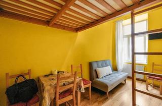 Wohnung kaufen in 1170 Wien, Kompakte Altbauwohnung mit 2 Zimmern & zusätzlichen Galerieflächen