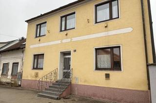 Haus kaufen in 2151 Asparn an der Zaya, Vielseitiges Zweifamilienhaus in zentraler Lage von Asparn/ Zaya – ideale Gelegenheit für Familien und Mehrgenerationenwohnen