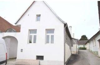 Haus kaufen in Pfaffstetten 48, 3720 Pfaffstetten, Typisches Weinviertler Dorfhaus sanierungsbedürftig mit viel Charme und Innenhofidylle