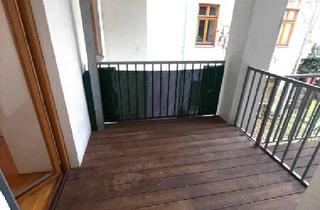 Wohnung kaufen in Storchengasse, 1150 Wien, 2 Zimmer Altbauwohnung in der Storchengasse + 1 hofseitiger Balkon mit ca. 5,60 m² - nur ca. 3 - 4 Gehminuten zu den U-Bahnen U4 & U6