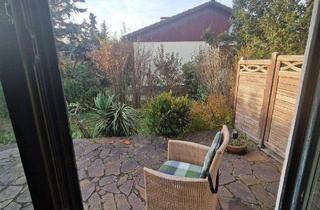 Einfamilienhaus kaufen in 1220 Wien, Haus im Grünen mit U-Bahn, S-Bahn, Straßenbahn, Pool und Sauna in exklusiver Privatstraße