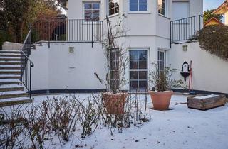 Haus kaufen in Promenadeweg, 1170 Wien, Frisch renoviert! Make your dreams come true! Traumlage + Traumhaus + Indoor Pool + Sauna + Toller Wienblick + Grün wohin das Auge reicht! Enjoy life!