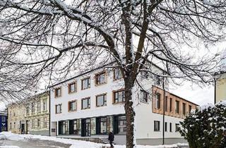 Anlageobjekt in 3943 Schrems, Vollvermietetes Neubau-Zinshaus am Hauptplatz Schrems – nachhaltig & architektonisch herausragend