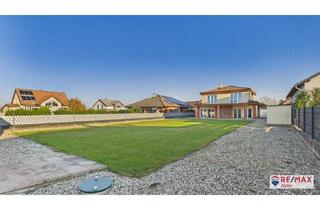 Villen zu kaufen in 2301 Groß-Enzersdorf, Stilvolle Villa mit gepflegtem Garten und großzügiger Garage