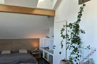 Wohnung kaufen in 5026 Salzburg, Charmante Atelier- oder 2 Zimmerwhg - Salzburgblick - gemauerter Kaminofen - 1. OG - Sichtdachstuhl