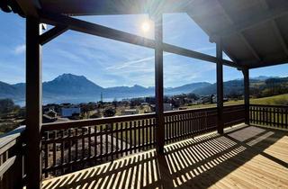 Wohnung kaufen in Schneidermannweg 12, 4813 Altmünster, Dachgeschoß-Wohnung mit 4 Zimmern und 2 Balkonen, Traumblick über den See und zum Traunstein, offene Räume bis zum Dachstuhl! PROVISIONSFREI & ERSTBEZUG!