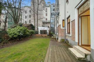 Wohnung kaufen in Burggasse, 1070 Wien, Altbau-Rarität im 7. Bezirk: Ruhige 1-Zimmerwohnung mit 85 m² Garten & privatem Keller