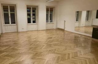 Büro zu mieten in 3830 Waidhofen an der Thaya, Büro- oder Praxisraum mit guter Atmosphäre am Hauptplatz in Waidhofen an der Thaya zu mieten!