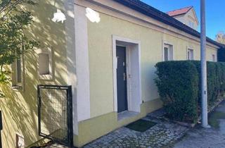 Haus kaufen in 2540 Bad Vöslau, Sanierungsbedürftiges Haus mit ausbaufähigem Rohdachboden in Bad Vöslau!