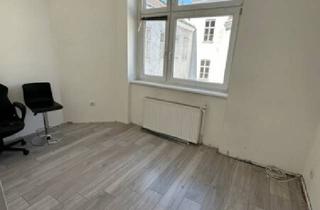 Wohnung kaufen in Hernalser Hauptstraße, 1170 Wien, Charmante Wohnung mit Sanierungspotenzial unweit S-Bahn Hernals