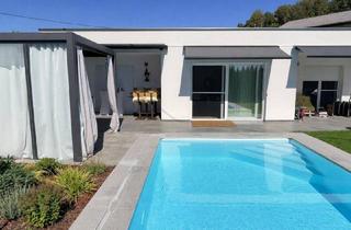 Haus kaufen in 4843 Ampflwang, Leistbarer Luxusbungalow Tiroler Style mit Pool, Gartenhaus, Pavillon, Doppelcarport und PV-Anlage der die Herzen höher schlagen lässt Ampflwang am Hausruck