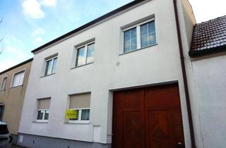 Einfamilienhaus kaufen in 7083 Purbach am Neusiedler See, Geräumiges Einfamilienhaus am Stadtrand mit Nebengebäude !