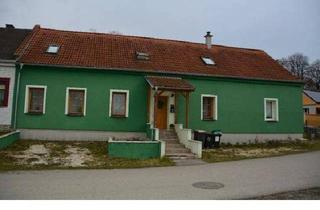 Haus kaufen in Meierhofstraße, 2192 Kettlasbrunn, Landluft & Lebensraum: Weinviertler Dorfhaus mit zwei separaten Wohneinheiten, Garten & Terrasse