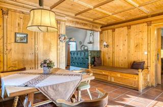 Haus kaufen in 6094 Axams, Traditionelles Landhaus auf großem Grundstück