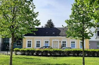 Villen zu kaufen in 1230 Wien, Biedermeier-Villa mit einer Garten-Oase der Ruhe!